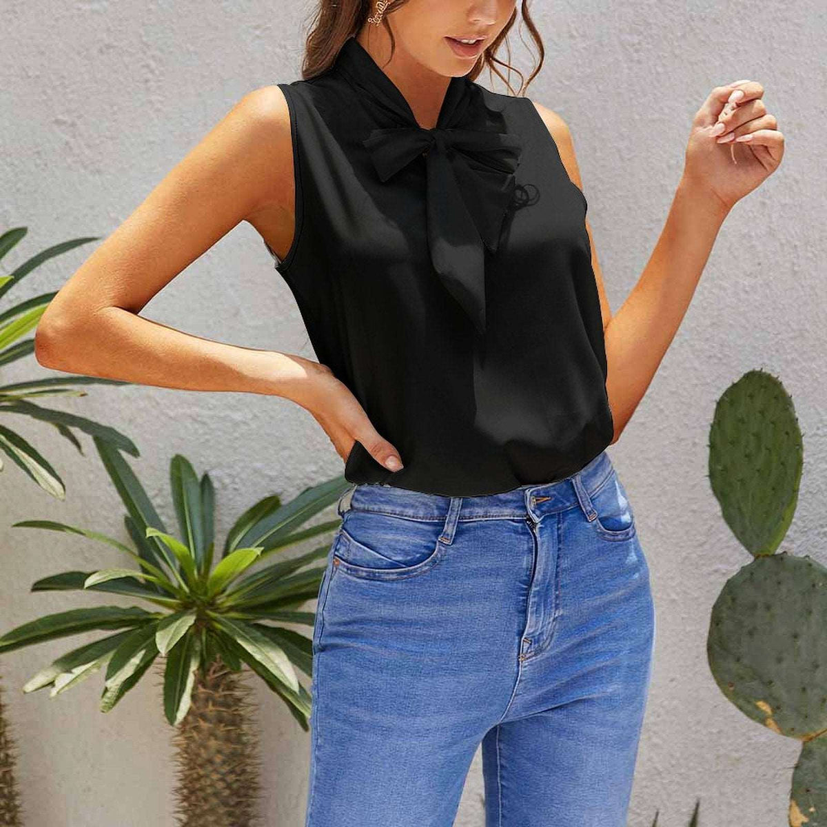 Trendy Sleeveless Tie-Knot Shirt for Women - Effortless Chic.