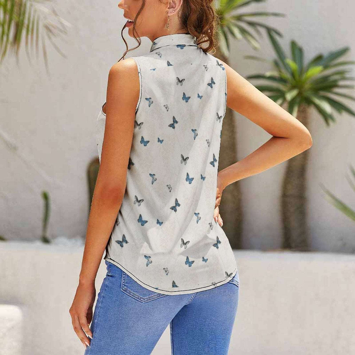 Flattering Sleeveless Shirt with Front Tie Detail for Women.